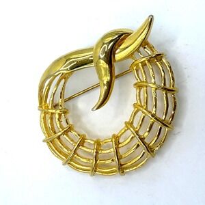 Vintage Gold Tone Bird Nest Brooch Abstract Wreath Pin Mid Century Modern